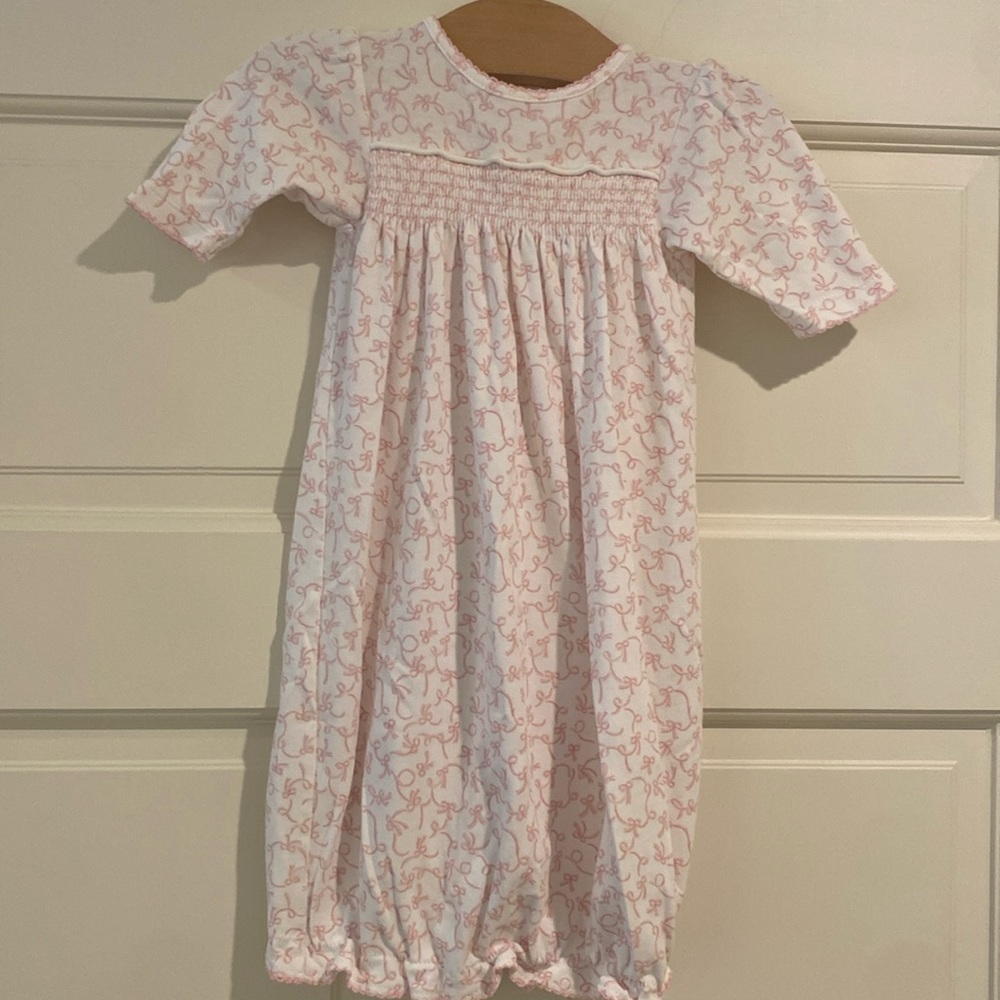 Kissy kissy small pink bow gown